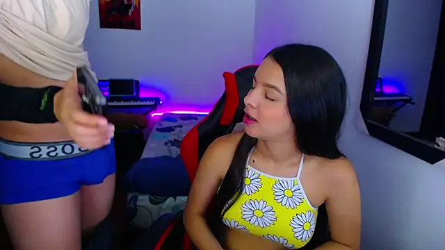 jessi and boy online show from 11/10/25, 04:28