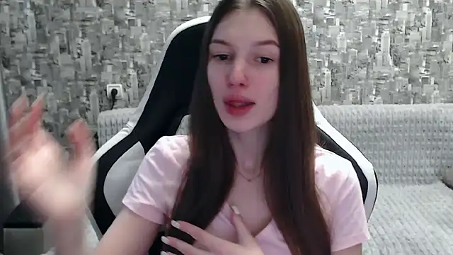MissMiaCutie online show from 02/11/25, 11:43