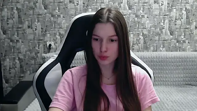 MissMiaCutie online show from 03/04/25, 03:04