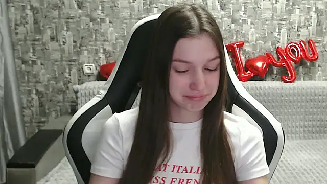 MissMiaCutie online show from 03/11/25, 04:07