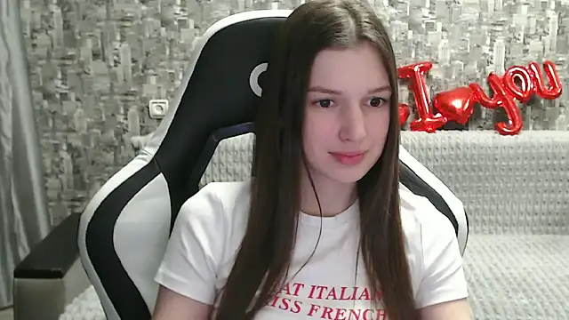 MissMiaCutie online show from 03/11/25, 07:14