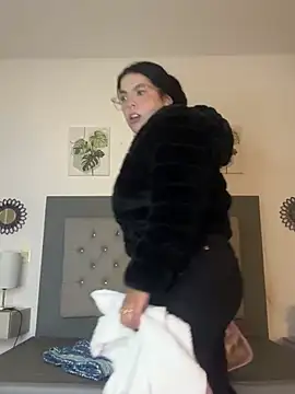 Kylie2211 online show from 12/29/24, 02:38