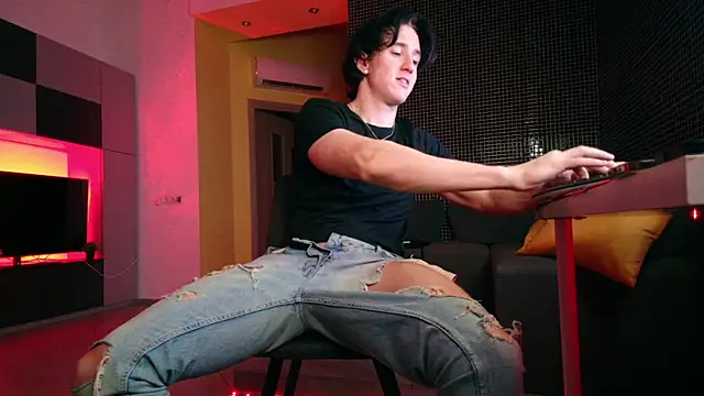 ChristianLevine  online show from 07/05/26, 05:31