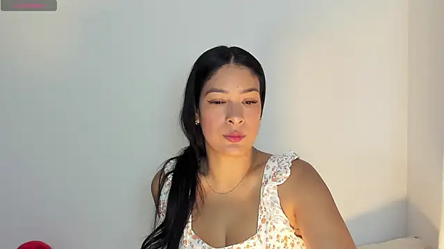 bella hadid1  online show from 06/23/26, 10:13