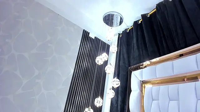 SarayRoyse online show from 09/29/25, 07:30