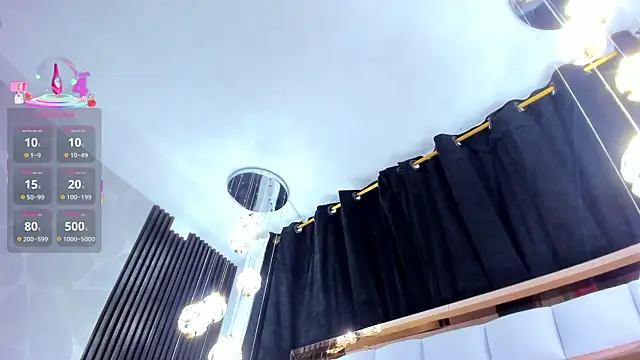 Snapshot of SarayRoyse chatting on 10/29/25, 07:37 SarayRoyse online show from 10/29/25, 07:37