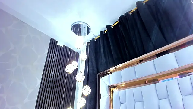 Snapshot of SarayRoyse chatting on 11/03/25, 07:37 SarayRoyse online show from 11/03/25, 07:37