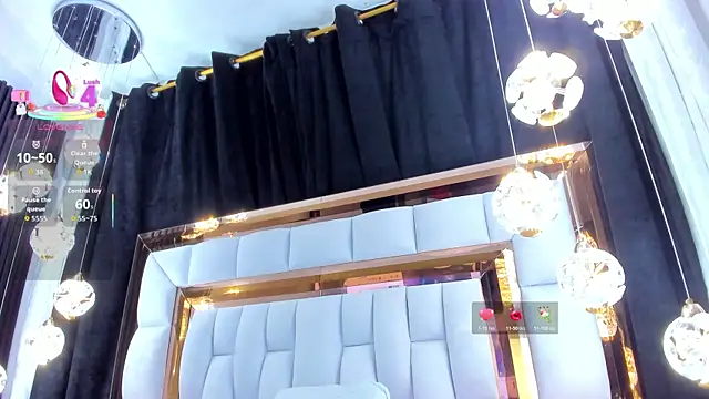 Snapshot of SarayRoyse chatting on 11/15/25, 07:32 SarayRoyse online show from 11/15/25, 07:32