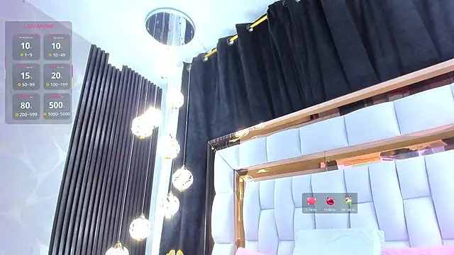 Snapshot of SarayRoyse chatting on 11/21/25, 07:23 SarayRoyse online show from 11/21/25, 07:23