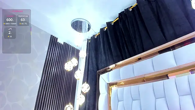 Snapshot of SarayRoyse chatting on 11/22/25, 07:35 SarayRoyse online show from 11/22/25, 07:35