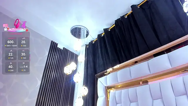 Snapshot of SarayRoyse chatting on 12/01/25, 07:19 SarayRoyse online show from 12/01/25, 07:19