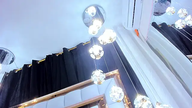 Snapshot of SarayRoyse chatting on 12/02/25, 07:20 SarayRoyse online show from 12/02/25, 07:20