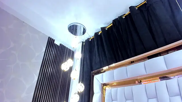 Snapshot of SarayRoyse chatting on 12/05/25, 07:21 SarayRoyse online show from 12/05/25, 07:21