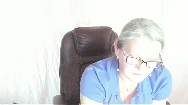 irinamaux online show from 03/22/25, 11:53
