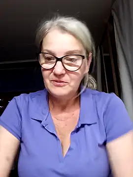 Snapshot of irinamaux chatting on 09/16/25, 05:30 irinamaux online show from 09/16/25, 05:30