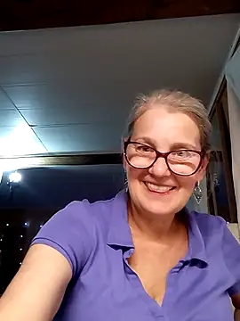 Snapshot of irinamaux chatting on 10/11/25, 05:22 irinamaux online show from 10/11/25, 05:22