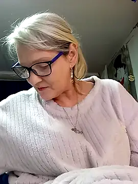 irinamaux online show from 05/10/26, 03:33