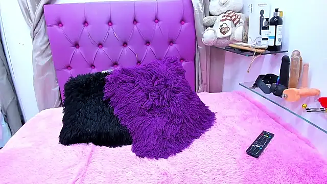 emily madrid online show from 12/10/24, 04:45