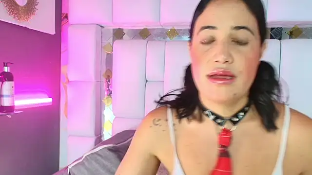 emily madrid online show from 11/15/25, 05:27