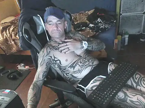 Tomi18cmm2 online show from 09/28/25, 06:19