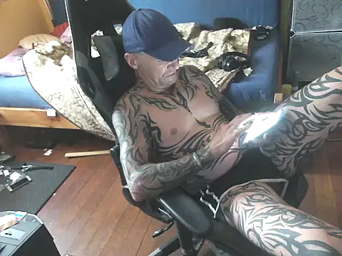 Tomi18cmm2 online show from 10/03/25, 02:25