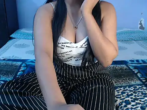 Freya nia online show from 01/06/25, 11:18