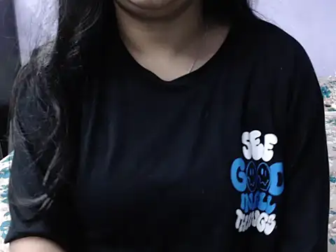 Freya nia online show from 10/07/25, 10:34