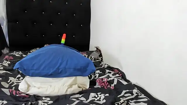 esmeraldastrong online show from 10/09/25, 10:52