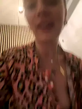 Snapshot of LexyGold chatting on 10/25/25, 02:35 LexyGold online show from 10/25/25, 02:35