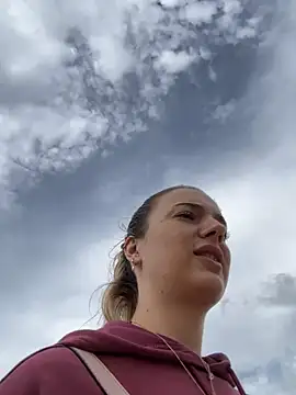 Snapshot of LexyGold chatting on 10/26/25, 08:42 LexyGold online show from 10/26/25, 08:42