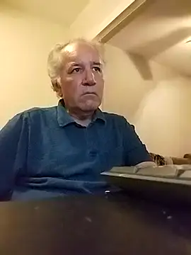 Snapshot of XXCUTHULU23 chatting on 10/17/25, 04:37 XXCUTHULU23 online show from 10/17/25, 04:37