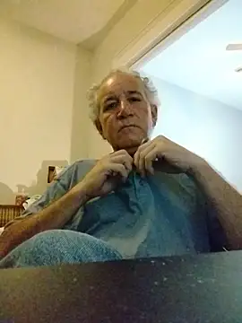 Snapshot of XXCUTHULU23 chatting on 10/27/25, 04:49 XXCUTHULU23 online show from 10/27/25, 04:49