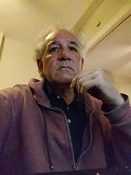 Snapshot of XXCUTHULU23 chatting on 10/31/25, 04:35 XXCUTHULU23 online show from 10/31/25, 04:35