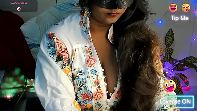 Snapshot of Love_Winss chatting on 10/02/25, 05:14 Love Winss online show from 10/02/25, 05:14