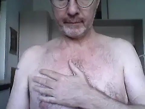 Snapshot of Lolodamour72 chatting on 03/31/26, 07:42 Lolodamour72 online show from 03/31/26, 07:42