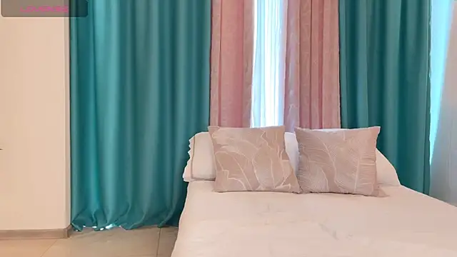 Snapshot of UrGoddessJenny chatting on 06/12/26, 12:26 UrGoddessJenny online show from 06/12/26, 12:26