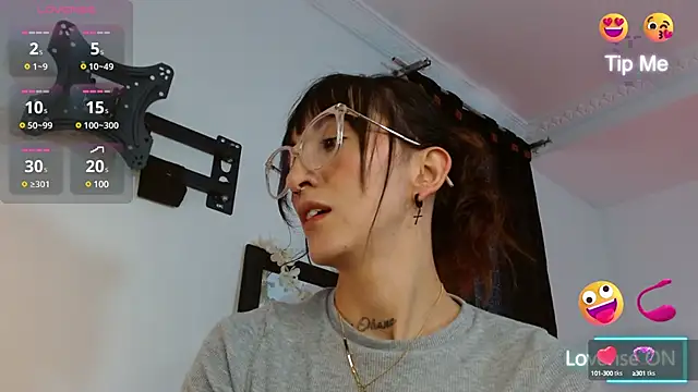 Sakura and yuki online show from 02/21/25, 09:32