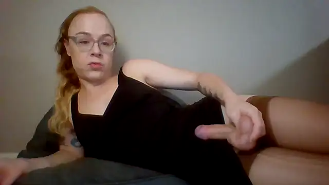 Snapshot of jennytwinkle69 chatting on 10/20/25, 03:51 jennytwinkle69 online show from 10/20/25, 03:51