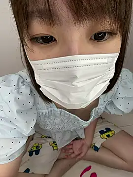 Snapshot of hi---chan- chatting on 07/07/26, 07:07 hi---chan- online show from 07/07/26, 07:07