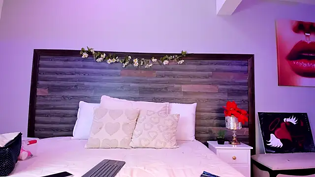 EmmaBakeer online show from 02/13/25, 07:42