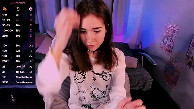 Snapshot of ashleyro1 chatting on 11/04/25, 01:21 ashleyro1 online show from 11/04/25, 01:21