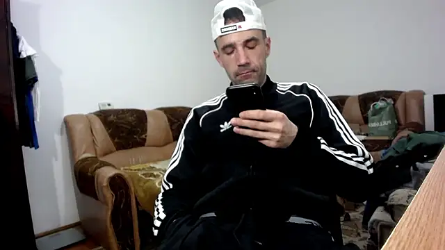 I like older menn online show from 02/15/26, 06:10