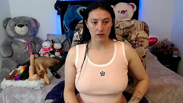 Snapshot of Lorenahot_06 chatting on 10/18/25, 03:46 Lorenahot 06 online show from 10/18/25, 03:46