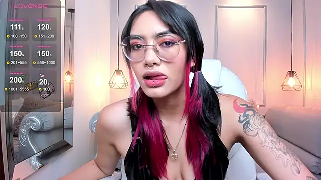AzuraKindong online show from 12/26/24, 07:38