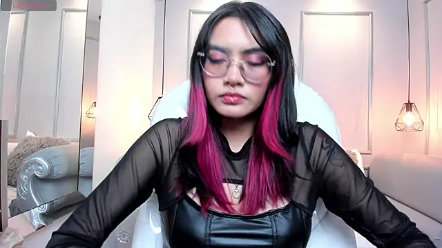 AzuraKindong online show from 01/09/25, 07:29