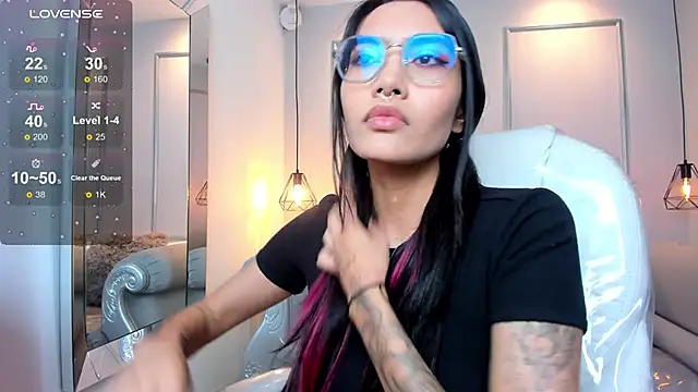 AzuraKindong online show from 11/07/25, 07:14