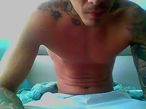 Snapshot of Skater29xx2 chatting on 12/06/24, 05:00 Skater29xx2 online show from 12/06/24, 05:00