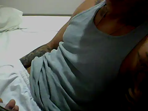 Snapshot of Skater29xx2 chatting on 01/18/25, 11:22 Skater29xx2 online show from 01/18/25, 11:22
