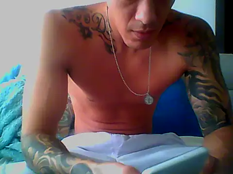 Snapshot of Skater29xx2 chatting on 01/20/25, 05:48 Skater29xx2 online show from 01/20/25, 05:48
