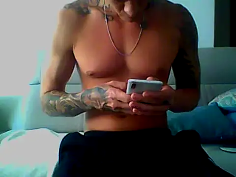 Snapshot of Skater29xx2 chatting on 01/22/25, 07:24 Skater29xx2 online show from 01/22/25, 07:24
